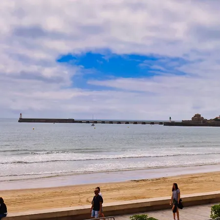 Apartment T2 Avec Balcon Et Vue Mer, 1er Etage, Ascenseur, Tv, Cuisine Equipee *